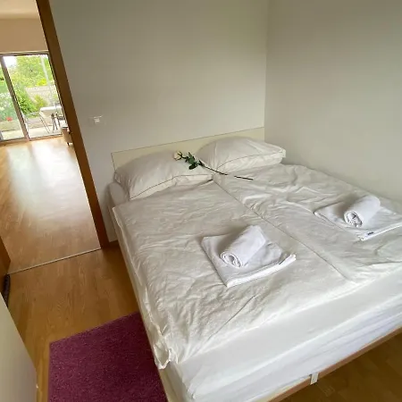 Apolon Apartment *