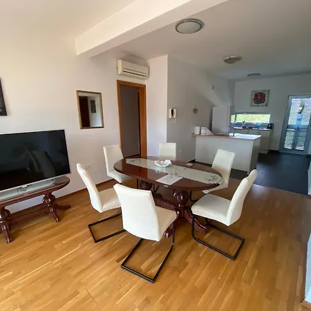 Apolon Apartment