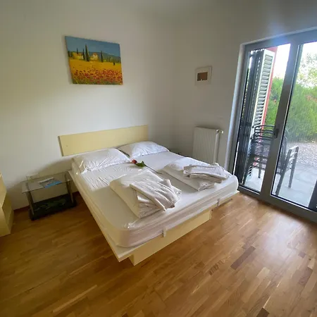 Apolon Apartamento *