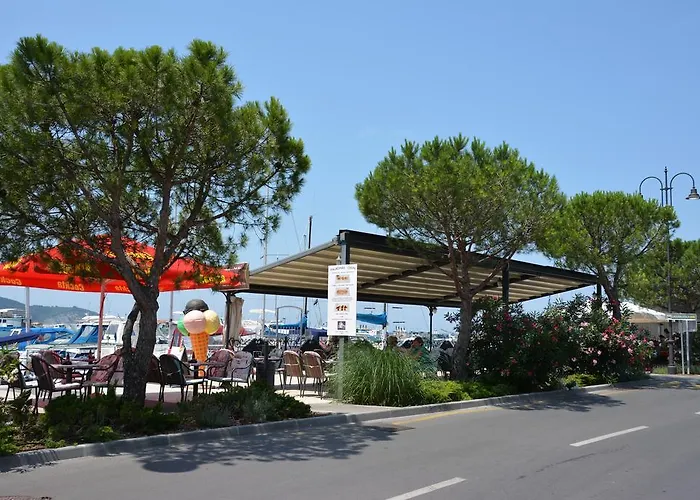 Apolon アパート *